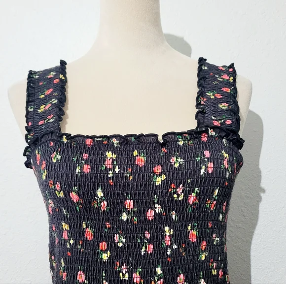 Floral Smocked Romper Women’s Size Medium Black Summer Pockets Stretchy - Picture 3 of 10
